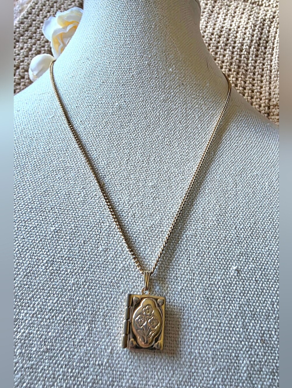 Vintage Avon Necklace Book Locket Gold tone Signed 15" Avon